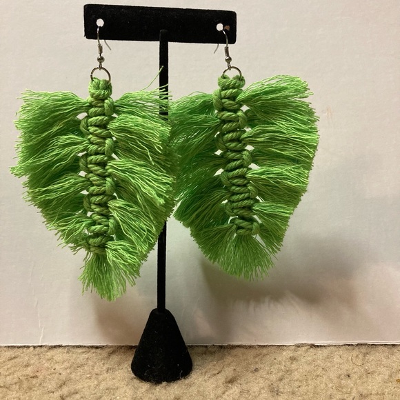 Handcrafted by Keetahgurl Macrame Earrings Green - Picture 2 of 3